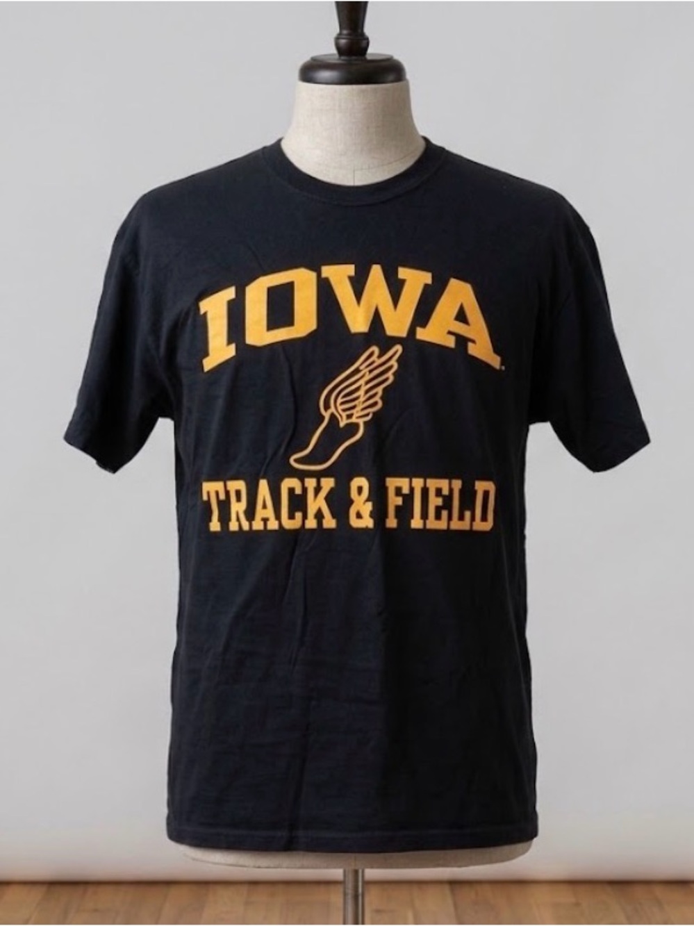 Iowa Hawkeyes Track & Field Graphic T Shirt Herky Hawks NCAA Fan Gear XL
